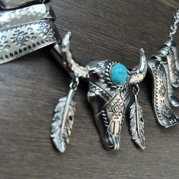 By The Bay NY Necklace/Earring Set,bull head, silver tone,faux turquoise stones - Picture 2 of 9